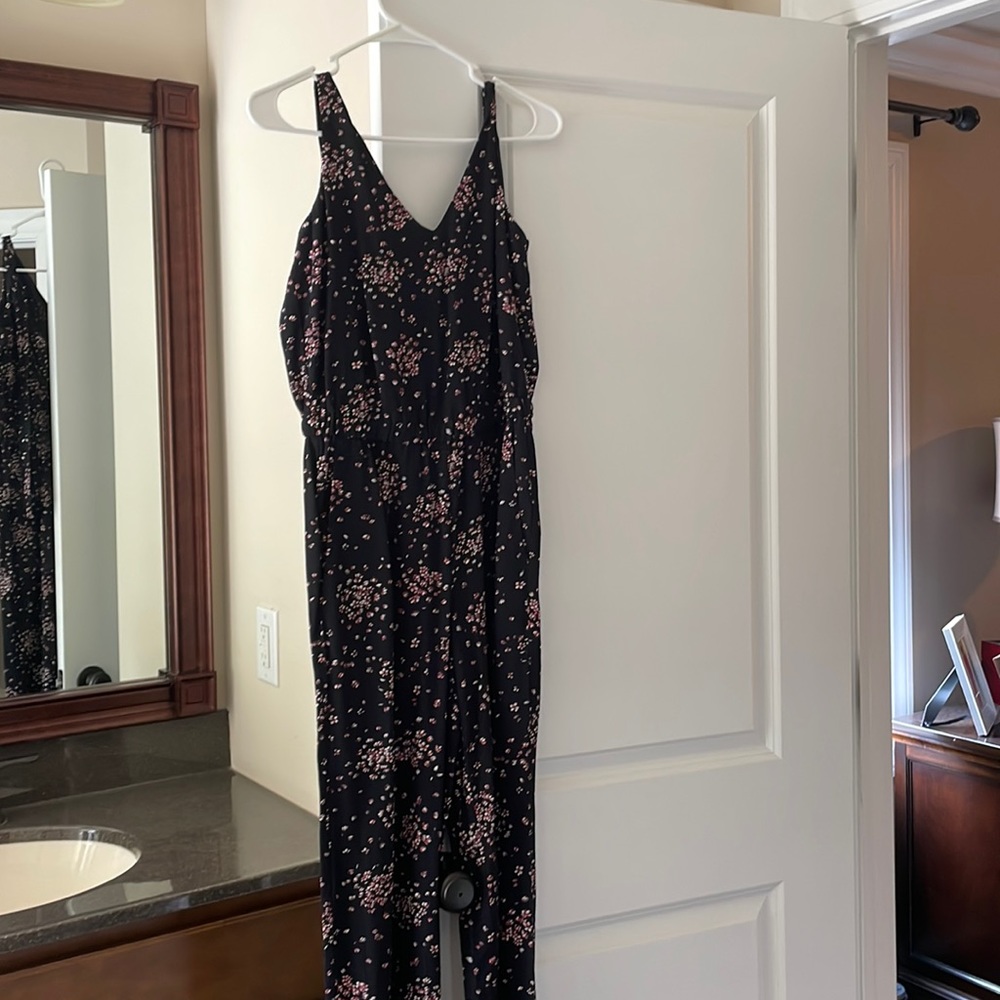 Never worn pretty romper from Loft with tags